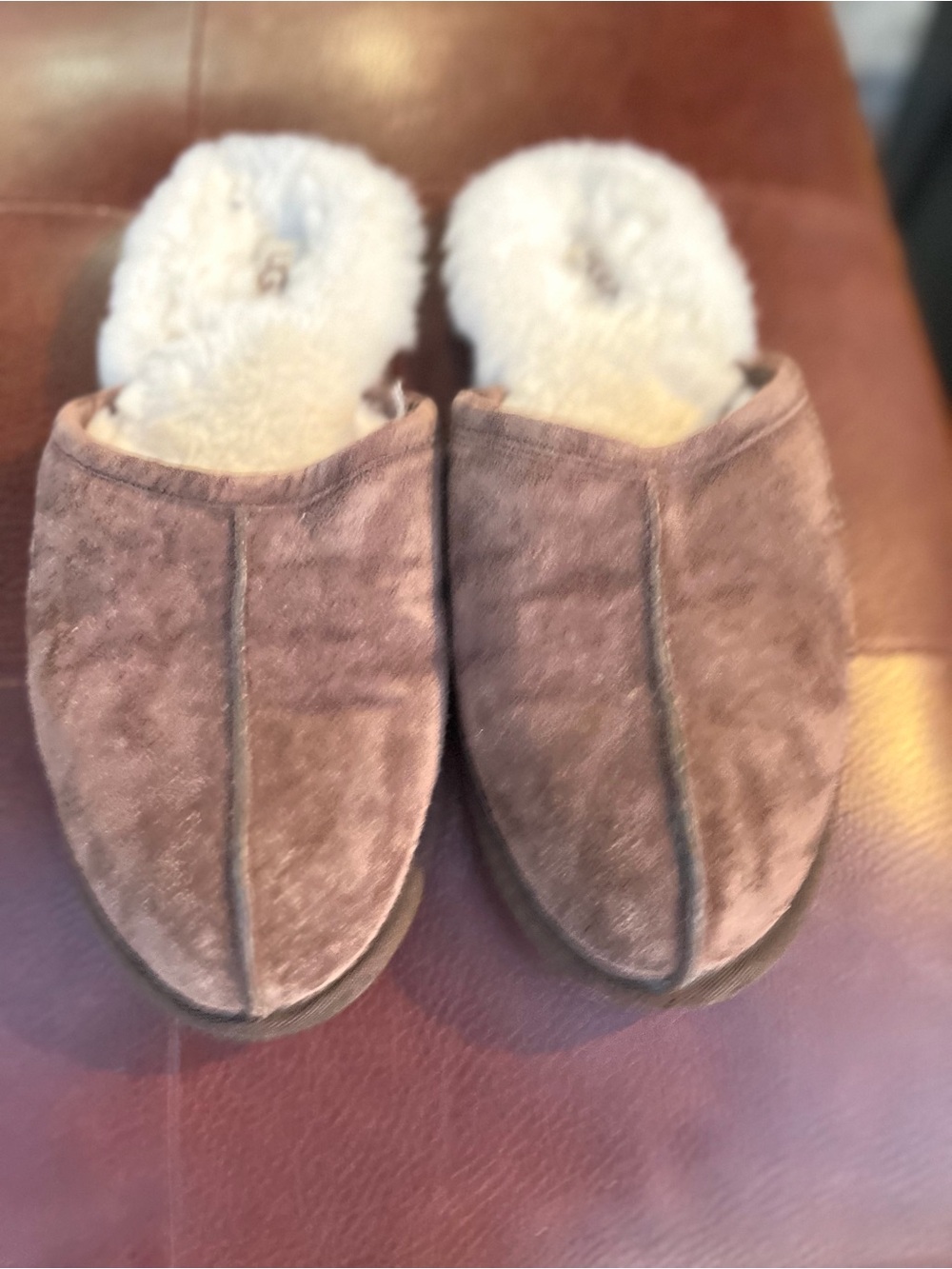 UGG SCUFF CHESTNUT
SLIPPERS